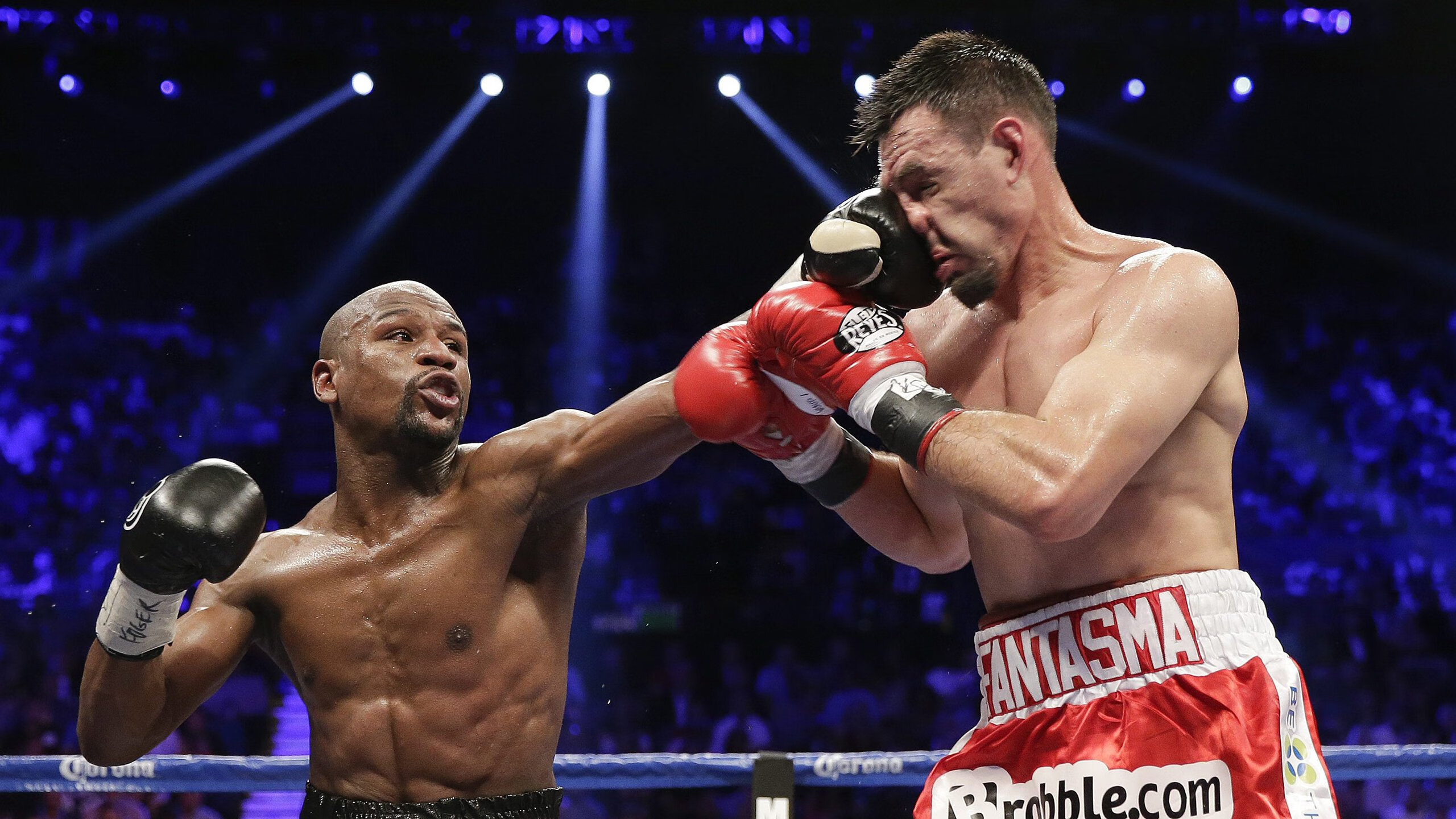 特斯·冯·迪克：精准的长传与突破能力，助力南非队打破僵局，冯·迪特里施